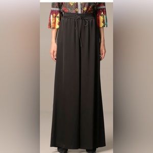 Alice+Olivia wide leg satin finish casual pant. Black. XS. NWT